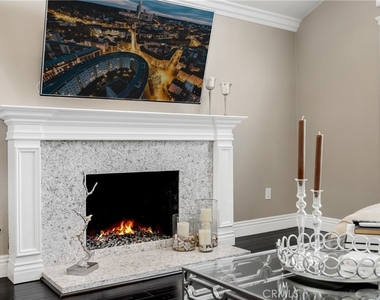 1320 N Van Gogh - Photo Thumbnail 17