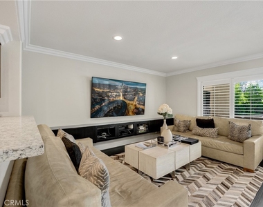 1320 N Van Gogh - Photo Thumbnail 27