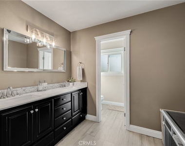 1320 N Van Gogh - Photo Thumbnail 40