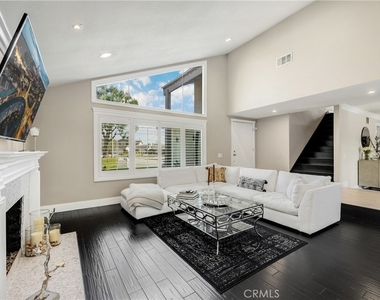 1320 N Van Gogh - Photo Thumbnail 14
