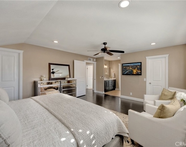 1320 N Van Gogh - Photo Thumbnail 39