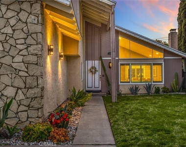 1320 N Van Gogh - Photo Thumbnail 60
