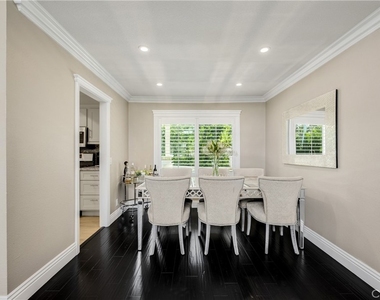 1320 N Van Gogh - Photo Thumbnail 16