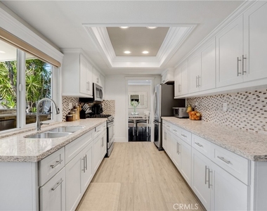 1320 N Van Gogh - Photo Thumbnail 21