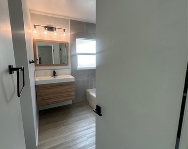 13421 Valna Drive - Photo Thumbnail 14