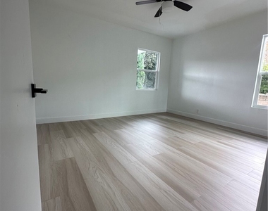 13421 Valna Drive - Photo Thumbnail 8