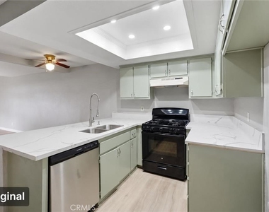 16595 Upland Avenue - Photo Thumbnail 5