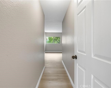 16595 Upland Avenue - Photo Thumbnail 12