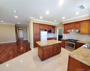 3527 Brighton Place - Photo Thumbnail 4