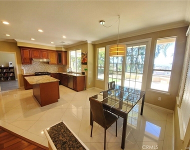 3527 Brighton Place - Photo Thumbnail 2