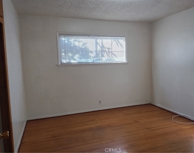 9721 Emperor Avenue - Photo Thumbnail 7