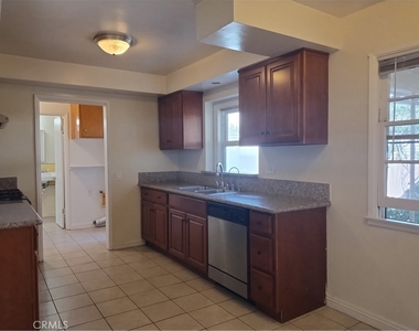 9721 Emperor Avenue - Photo Thumbnail 1