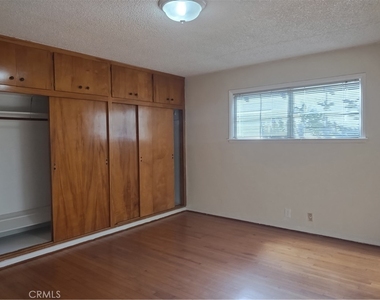 9721 Emperor Avenue - Photo Thumbnail 6