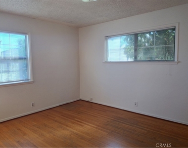 9721 Emperor Avenue - Photo Thumbnail 5