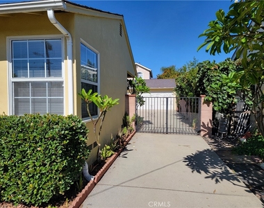 9721 Emperor Avenue - Photo Thumbnail 12