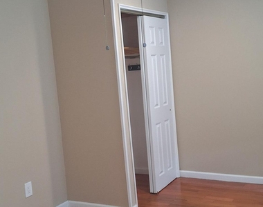8924 87th Street - Photo Thumbnail 6