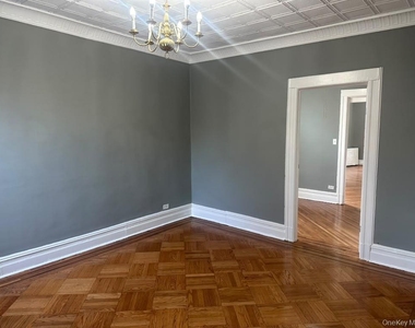 7848 80th Street - Photo Thumbnail 3
