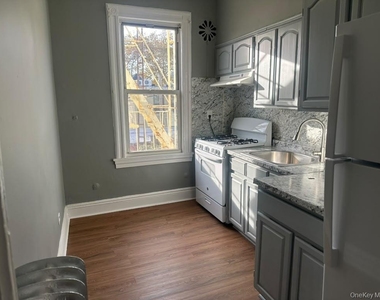 7848 80th Street - Photo Thumbnail 7