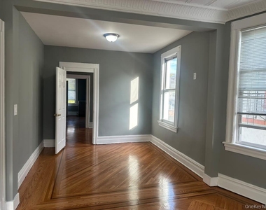 7848 80th Street - Photo Thumbnail 1
