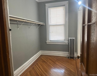 7848 80th Street - Photo Thumbnail 5