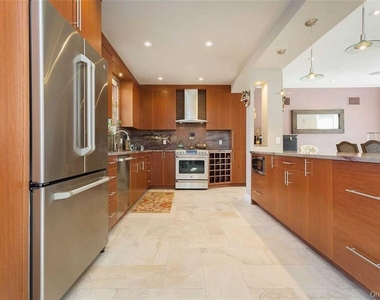 712 126th Street - Photo Thumbnail 6