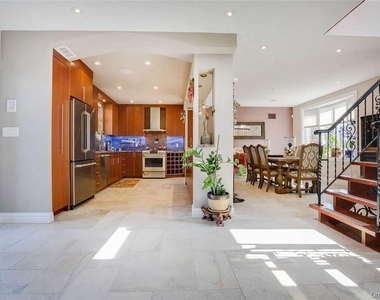 712 126th Street - Photo Thumbnail 4
