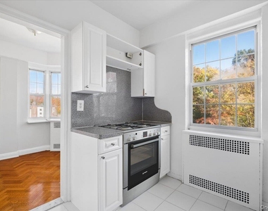 45 Popham Road - Photo Thumbnail 9