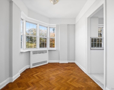 45 Popham Road - Photo Thumbnail 5