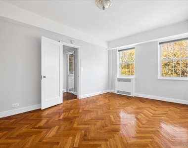 45 Popham Road - Photo Thumbnail 13