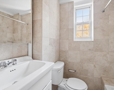45 Popham Road - Photo Thumbnail 10