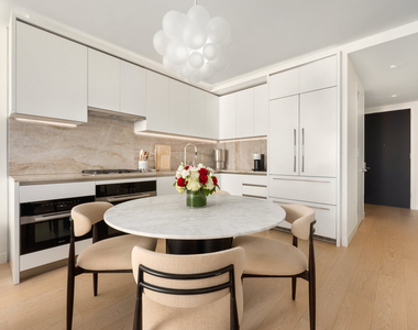 450 Washington Street - Photo Thumbnail 2