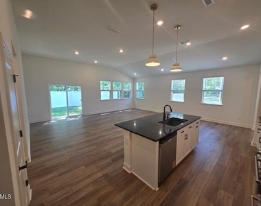 1245 Woody Drive - Photo Thumbnail 9