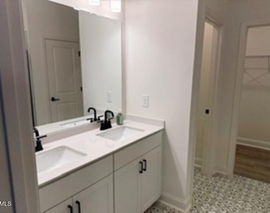 1245 Woody Drive - Photo Thumbnail 15
