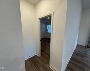 1245 Woody Drive - Photo Thumbnail 10