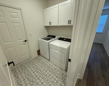 1245 Woody Drive - Photo Thumbnail 27