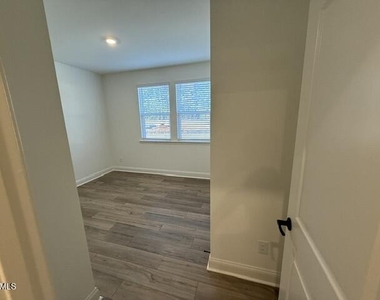 1245 Woody Drive - Photo Thumbnail 25