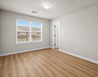 602 Caterpillar St - Photo Thumbnail 19