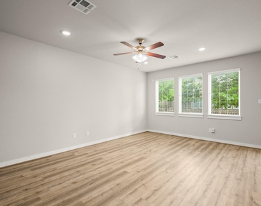 602 Caterpillar St - Photo Thumbnail 8