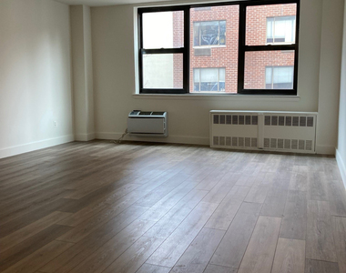 359 East 62nd Street - Photo Thumbnail 3