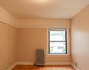 7455 N Greenview Avenue - Photo Thumbnail 6