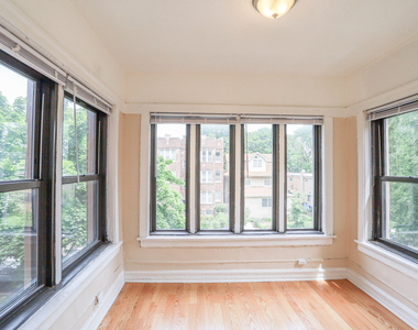 7455 N Greenview Avenue - Photo Thumbnail 1