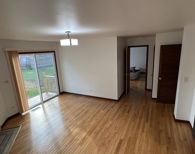 905 Grey Avenue - Photo Thumbnail 2