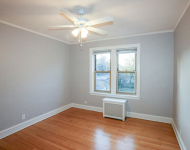 7443 N Claremont Avenue - Photo Thumbnail 11