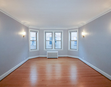 7443 N Claremont Avenue - Photo Thumbnail 3