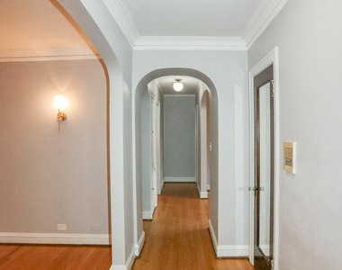 7443 N Claremont Avenue - Photo Thumbnail 7