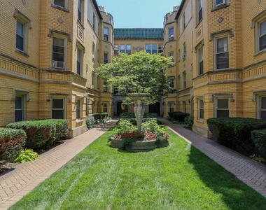 1633 W Lunt Avenue - Photo Thumbnail 10
