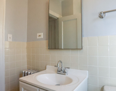 1633 W Lunt Avenue - Photo Thumbnail 9