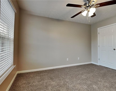 13 Arrowhead Drive - Photo Thumbnail 11