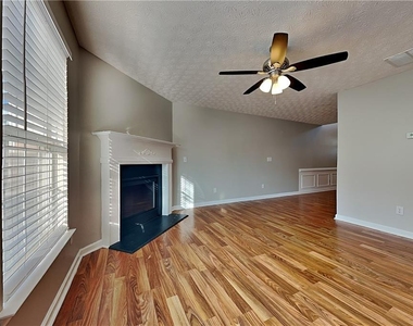 13 Arrowhead Drive - Photo Thumbnail 2