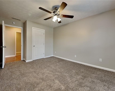 13 Arrowhead Drive - Photo Thumbnail 12